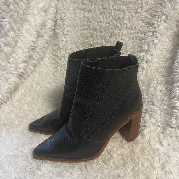 Vince Camuto WENDERA Ankle boots leather Black Croc embossed SZ9M - Picture 1 of 12
